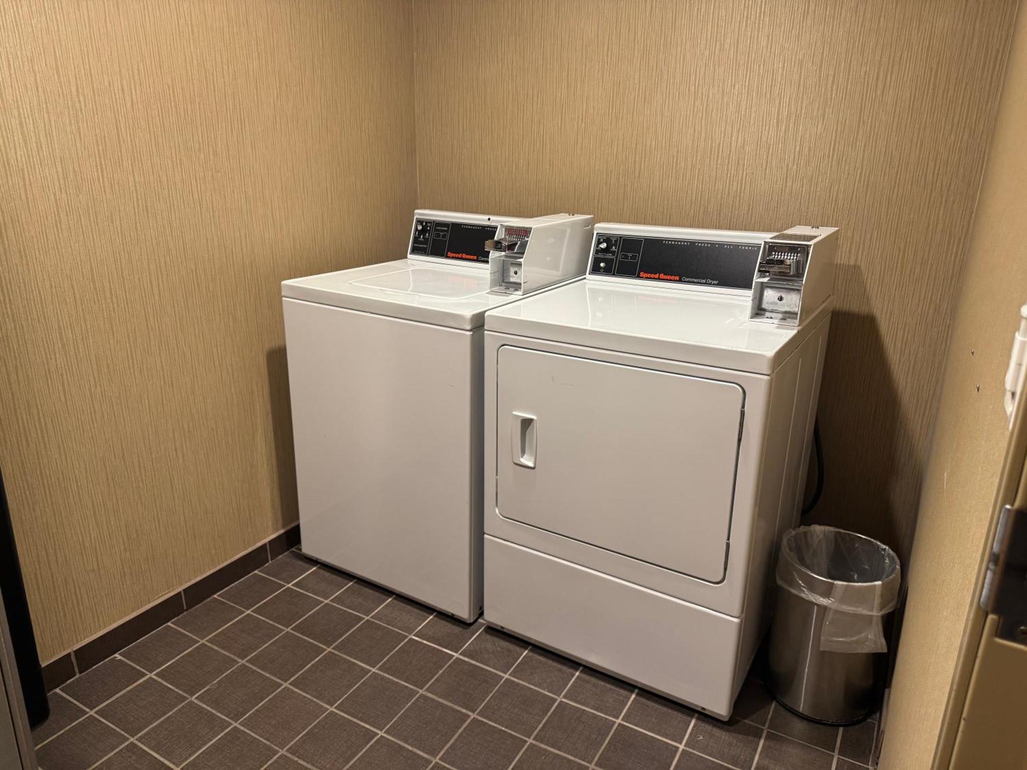 Best Western Plus Atrea Airport Inn&Suites Plainfield Exterior foto